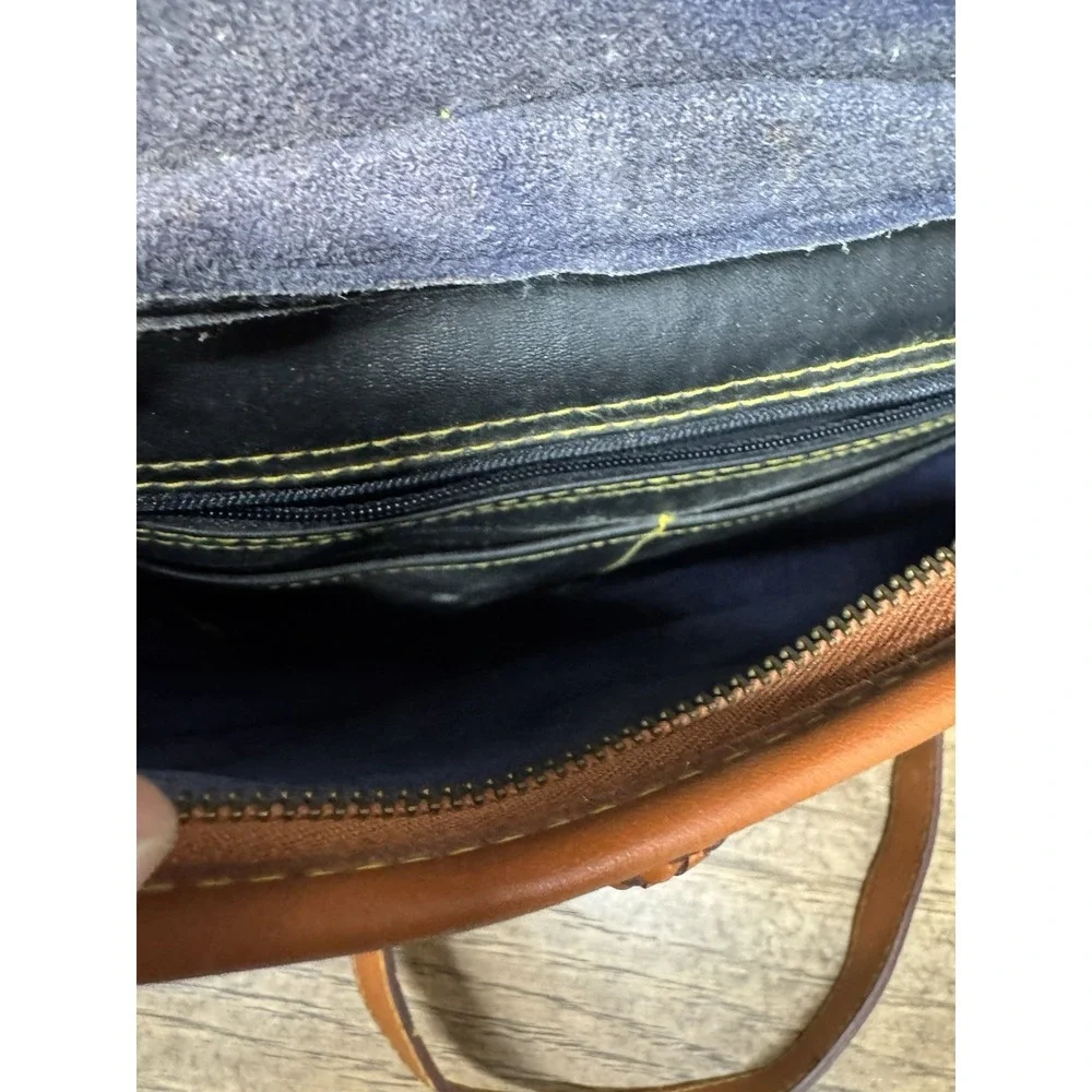 Dooney & Bourke auth dooney